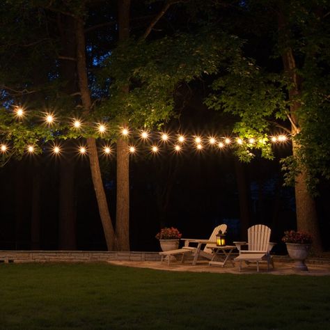 Patio string lights offer something for everyone! Shop quick with patio light kits or create your own lighting with DIY patio bulbs and stringers! White Lights Decor, Patio Lighting Diy, Backyard String Lights, Design Per Patio, Backyard Party Decorations, Outdoor Party Lighting, Patio Lights, Restaurant Patio, Patio String Lights