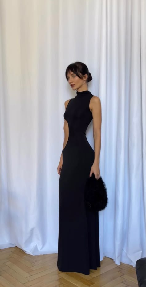 Hairstyles For Long Dresses, Off Shoulder Dress Hairstyle, High Neck Dress Hair, Halter Dress Hairstyles, Hairstyles For High Neck Dresses, Black Gala Dress, Engagement Party Outfit Guest, High Neck Dress Formal, Night Out Outfit Classy