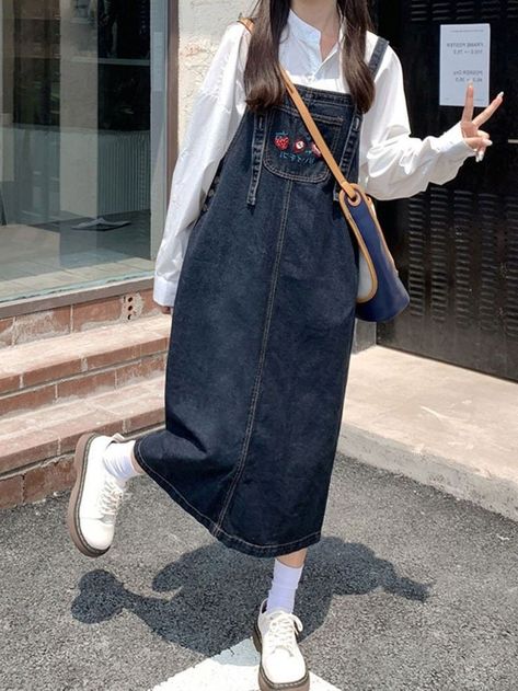 Strawberry Overalls, Denim Dress Plus Size, Plus Size Overalls, Foto Best Friend, Overalls Dress, Vintage Denim Dress, Baggy Dresses, Muslim Outfits Casual, 90s Jeans