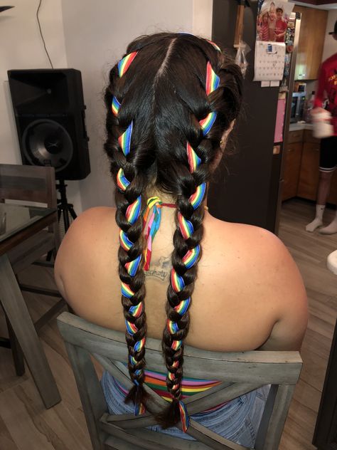 #PRIDE #brides #ribbons #diy #rainbow #hairstyle #lovewins Lesbian Pride Hair, Pride 2023 Outfits, Pride Makeup Ideas Easy, Lesbian Pride Outfits, Easy Pride Makeup, Pride Festival Outfit Ideas, Pride Headband, Pride Hairstyles, Pride Outfit Ideas Women