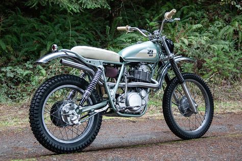 Yamaha Xt500, Trail Vintage, Yamaha Dirt Bikes, Custom Bikes Cafe Racers, Red Clouds, Honda Scrambler, Enduro Motorcycle, Red Cloud, Vintage Motocross