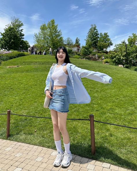 alex bondoc Baguio Aesthetic Outfit, Alex Bondoc Aesthetic, Alex Bondoc Outfit, Korean Style Summer Outfits, Simple Everyday Outfits Summer Casual, Korean Casual Outfits Women, Baguio Outfit Ideas, Korea Summer Outfit, Korean Outfits Summer