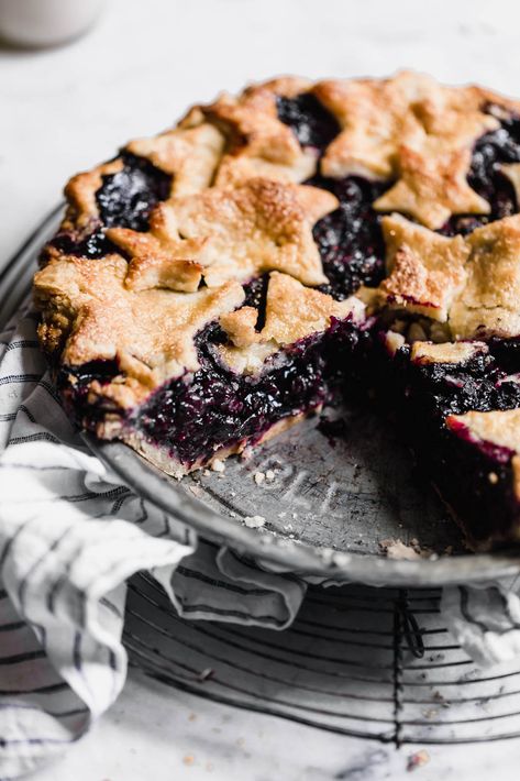 Fourth of July Blueberry Pie - Broma Bakery Pie Dough Recipe Butter, Fresh Blueberry Pie, Grape Pie, Pie Dough Recipe, Broma Bakery, German Baking, Pie Day, Berry Pie, Easy Pie