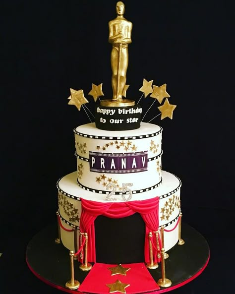 Cinema Cake, Oscar Theme, Hot Pink Cake, Movie Theme Cake, Hollywood Sweet 16, Hollywood Cake, Theatre Cake, Hot Pink Cakes, Hollywood Birthday Parties