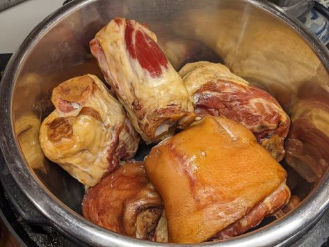 Instant Pot Ham Hocks, Ham Hocks Instant Pot, Pressure Cooker Ham, Ham Hock Recipes, Ham Hocks And Beans, Cook Ham, Boiled Ham, Ham Steak, Pressure Cooker Pork