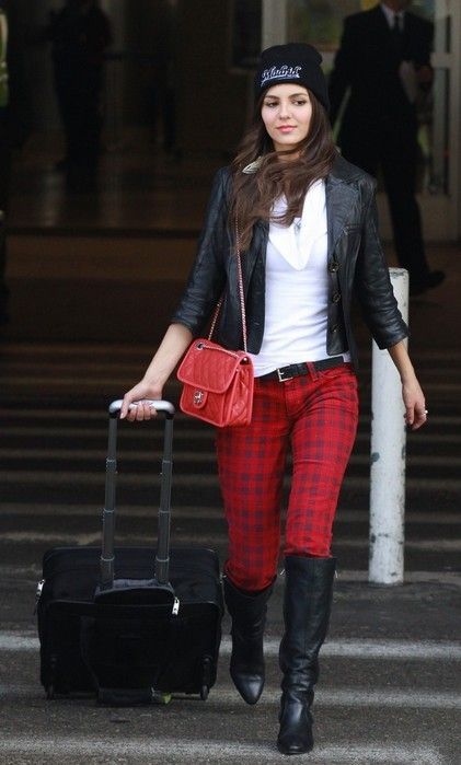 Outfits With Plaid Pants, Black Plaid Pants Outfit, Plaid Leggings Outfit, Red Leggings Outfit, Plaid Pants Outfit, Red Plaid Pants, Checked Leggings, Tartan Leggings, Tartan Pants