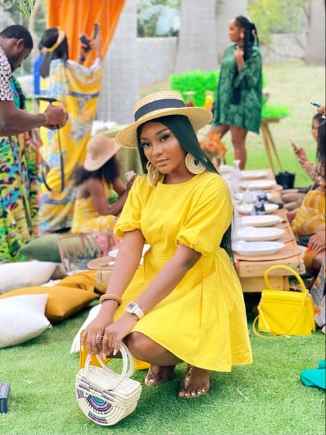 Picnic, yellow dress. Yellow Picnic Dress, Dress For Picnic, Yellow Picnic, Picnic Garden, Yellow Gown, Picnic Dress, Yellow And Black, Yellow Dress, Floppy Hat