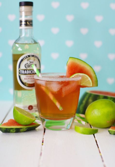 Watermelon Margarita Drink For Summer, Watermelon Margarita, Food Party, Alcohol Drinks, Alcoholic Beverages, Alcohol Drink Recipes, Adult Beverages, Adult Drinks, Refreshing Drinks