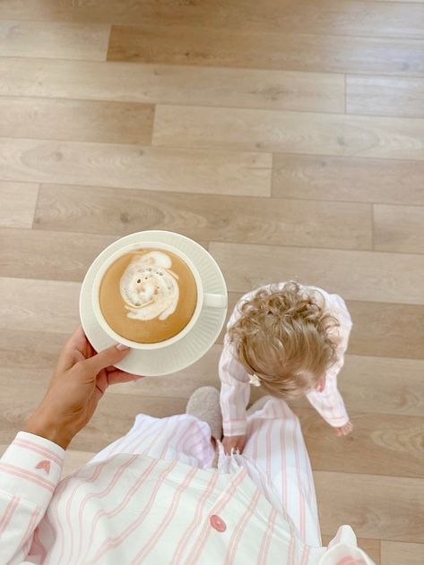 Mom Lifestyle Aesthetic, Toddler Mom Aesthetic, Future Mom Aesthetic, Beige Mom Aesthetic, Mom And Daughter Aesthetic Faceless, Stay At Home Aesthetic, Momma Aesthetic, Sahm Aesthetic, Cute Outfits For Moms