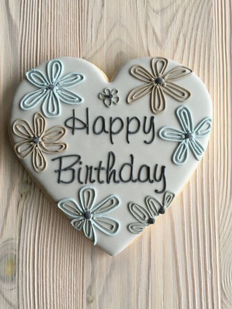 Heart Iced Cookies, Heart Birthday Cookies Decorated, Circle Birthday Cookies, 20th Birthday Cookies Decorated, Birthday Cookie Ideas For Women, Birthday Cookie Decorating Ideas, Pretty Decorated Cookies, Birthday Cookies Decorated Woman Simple, Happy Birthday Royal Icing Cookies