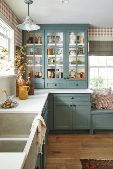 trinity holmes kitchen Gingham Kitchen, Dix Blue, Blue Gray Paint, Fresh Kitchen, Kitchen Wall Colors, Interior Minimalista, Pretty Kitchen, Cottage Kitchens, All White Kitchen