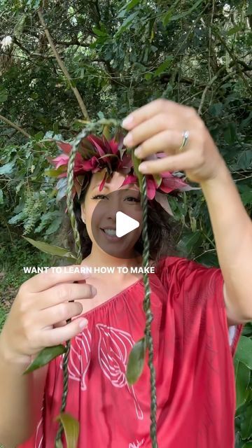 Olena Heu • Inspiration, Travel, Wellness. on Instagram: "BY REQUEST- 💚How to make a twisted ti leaf lei: 1) pick 4-5 ti leaves 2) cut them in half along the spine 3) soften them in the freezer overnight, iron or boil them.  4) tie two in a knot 5) twist the ti leaves separately but in the same direction  6) then cross the twisted leaves over each other in the opposite direction  7) when you start to run out of the leaf add a new one on top of it with a little pocking out and twist it in 8) once completed tie the end into a knot  Have you ever received one of these before?" Hawaiian Haku Lei, Haku Lei Poo, How To Make Leis, Haku Head Lei, White Haku Lei, Ti Leaf Lei, Flower Lei, Ribbon Lei, Graduation Leis