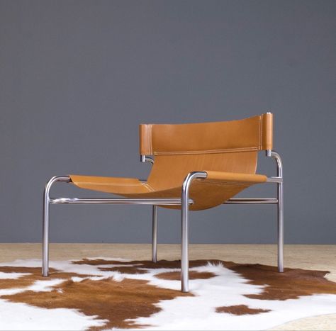 @vntg.design Vintage Lounge Chair, 4 Dining Chairs, Saddle Leather, Furniture Details, Leather Furniture, Easy Chair, Furniture Inspiration, Mid Century Modern Furniture, Leather Chair