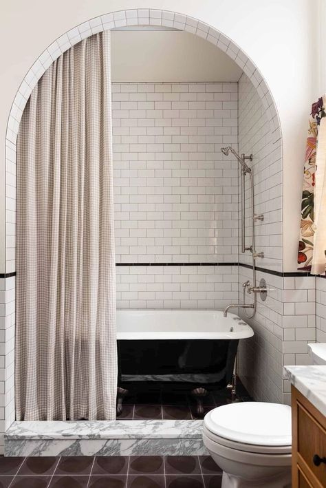 contemporary bathroom with black clawfoot tub Clean Bathroom Grout, Gorgeous Bathroom Tile, Black Clawfoot Tub, Clawfoot Tub Bathroom, Bathroom Grout, Burgundy Living Room, Designer Bathrooms, Tiny Bath, Clean Tile Grout