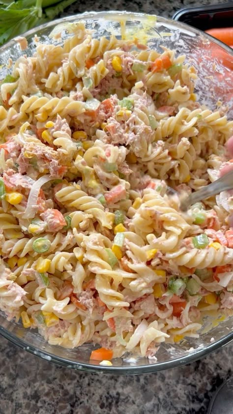 Pasta Fusilli Recetas Faciles, Easy Tuna Pasta Salad, Easy Tuna Pasta, Pasta Fusilli, Creamy Salad, Tuna Pasta Salad, Thanksgiving Food Sides, Plats Healthy, Healthy Lunch Snacks