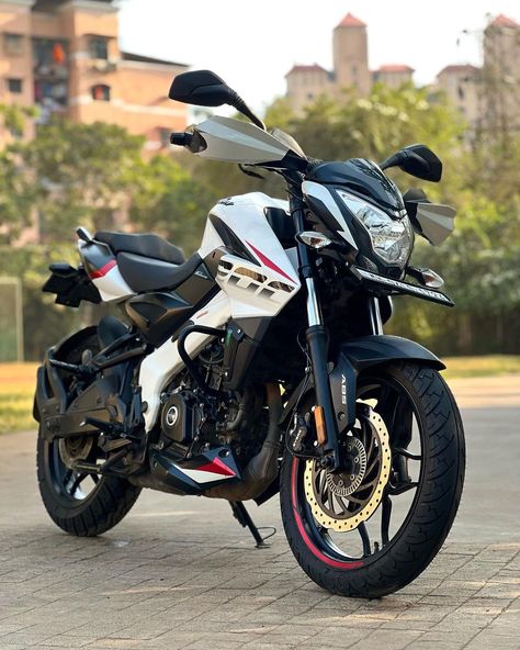 Ns200 Wallpaper Hd, Ns200 Wallpaper, Ns Bike, Pulsar 200, Bike Love, Bike Couple, Eid Photos, Ns 200, Hd Dark Wallpapers