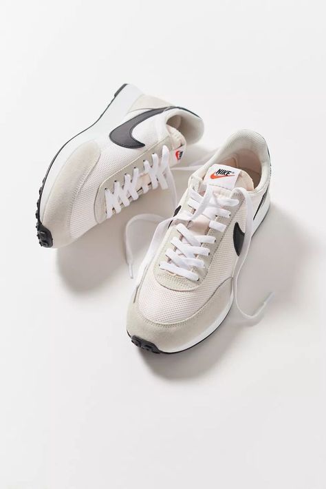 Shoes For The Gym, Nike Air Tailwind 79, Nike Air Tailwind, White Nike Shoes, Classy Shoes, Nike Tennis Shoes, Nike Tennis, Cute Sneakers, Nikes Girl