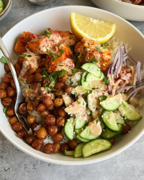 Salmon Chickpea Bowl, Salmon Chickpea Salad, Salmon And Chickpeas, Something Nutritious, Harissa Bowl, Mediterranean Bowl Recipes, Salmon Chickpeas, Salmon Bowls Healthy, Harissa Salmon