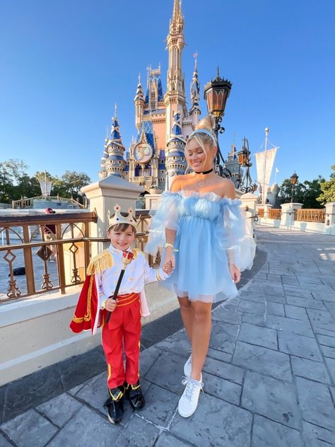 Outfits To Wear To Disney World, Outfits To Wear To Disney, Disney Winter Outfits, Disneyworld Outfit, Wear To Disney World, Cinderella Halloween Costume, Prince Charming Costume, Cinderella Outfit, Best Fall Outfits