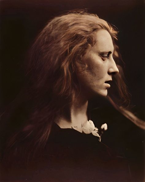 Mary Pinnock - 1867 (Photograhed by Julia Margaret Cameron) 4x5 Portraits, Julia Margaret Cameron Photography, Meaningful Paintings, Julia Margaret Cameron, Julia Cameron, Old Portraits, Alfred Stieglitz, Bw Photography, Drawing Images