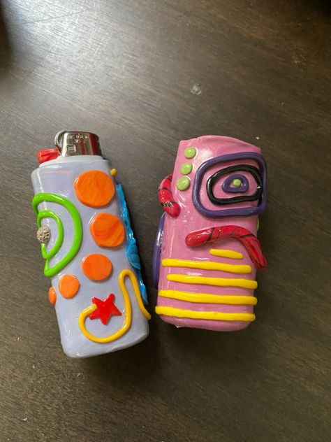 Lighter Cases Clay, Clay Grinder, Clay Lighter Case Ideas, Clay Lighter Covers, Trippy Clay Art, Lighter Cover Clay, Air Dry Clay Lighter Case, Clay Lighter Holder, Diy Lighter Case