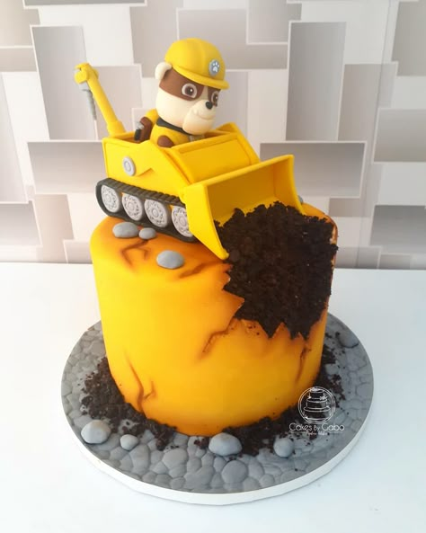 Paw Patrol Cake Rocky, Paw Patrol Cake Rubble, Rubble And Crew Birthday Cake, Rubble And Crew Birthday Party, Rubble Birthday Cake, Rubble Paw Patrol Cake, Rubble Birthday, Motor Cake, Paw Patrol Torte