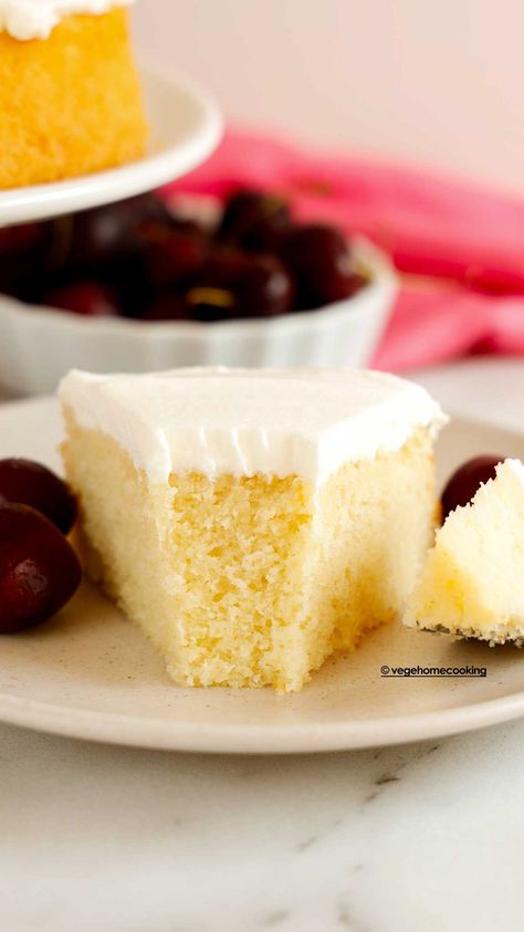 Vanilla Sponge Cake (Eggless) / Eggless Butter Cake Cake Blender, Eggless Vanilla Sponge Cake, Eggless Vanilla Cake Recipe, Eggless Sponge Cake, Cake Flour Substitute, Orange Yogurt, Orange Bundt Cake, Boxed Cake Mixes Recipes, Oatmeal Cake