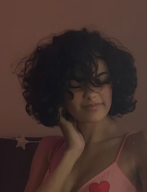 Fluffy Curls Short Hair, Short Poofy Hair, Curly Fluffy Hair, Short Wavy Black Hair Aesthetic, Short Curly Brown Hair Aesthetic, Curly Hair Black Women Aesthetic, Dark Feminine Aesthetic Curly Hair, Short Fluffy Hair, Curly Hair Girl Aesthetic Faceless