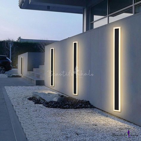 Fence Wall Light, Front Fence Lighting, Strip Light Outdoor, Yard Wall Design Outdoor, Fence Light Ideas, Boundary Wall Lights, Compound Wall Lights, Wall Fence Design Modern, Highlight Wall Design