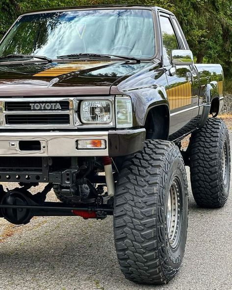 Toyota Sequioa, Toyota Trucks 4x4, Toyota Pickup 4x4, Traxxas Slash 4x4, Overland Truck, Jacked Up Trucks, Toyota 4x4, Toyota Pickup, Overland Vehicles