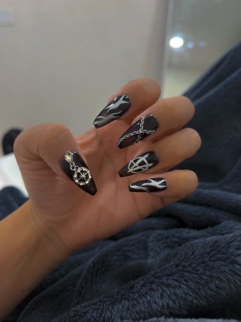 Ateez concert nails atiny san hongjoong jongho yeosang mingi yunho seonghwa wooyoung Ateez Mingi Inspired Nails, Ateez Nail Inspiration, Nails Extra Art Designs, Kpop Nail Art Ateez, Mingi Ateez Nails, Ateez Concert Nails, Wooyoung Outfit Inspired, Ateez Themed Nails, Fix On Nails Ateez