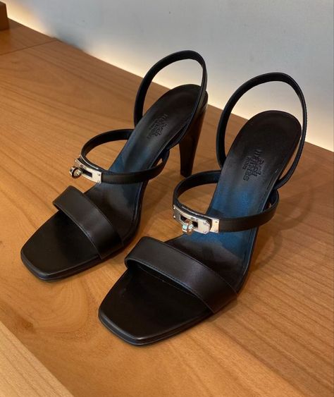 Hermes Shoes Women, Hermes Heels, Hermes Shoes, Leather Heels Sandals, Heel Sandal, Shoe Closet, Heels Shoes, Shoes Women, High Heel Sandals