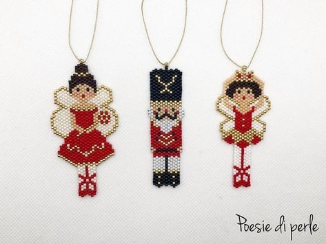 Diy Christmas Earrings, Pony Bead Projects, Miyuki Beads Pattern, Diy Beaded Rings, Seed Bead Crafts, Holiday Beading, Beads Craft Jewelry, Bead Sewing, Beaded Jewlery