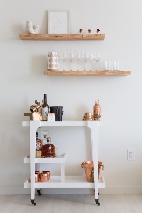 Unique Wall Decor Ideas, Floating Shelves Modern, Coffee Bar Cart, Dining Room Bar Cart, Waiting Room Design, Modern Bar Cart, Shelves Modern, Style Dining Room, Dining Room Paint