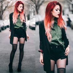 Redhead Style, Moda Ulzzang, Skirts Fall, Harajuku Girl, Look Grunge, Tokyo Street Fashion, Hipster Girls, Black Clothes, Grunge Look