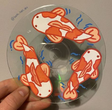 Disc Diy Ideas, Painting Dvd Ideas, Handmade Cd Cover, Cd Covers Ideas, Discs Painting, Cute Cd Painting Ideas, Diy Cds Ideas, Dvd Drawing, Painted Cds Aesthetic