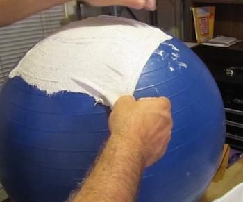 Plaster Cloth Globe Projects, Armillary Sphere, Exercise Ball, Arts And Crafts Projects, Craft Materials, Ball Exercises, The Globe, Globe, Clothes