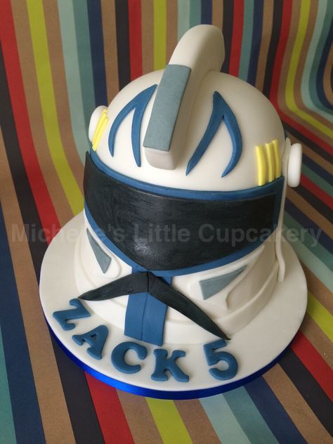 Star Wars the Clone Wars Captain Rex cake, for my son's 5th birthday! Captain Rex Cake, Clone Trooper Cake, Star Wars Torte, Lego Star Wars Cake, Star Wars Decorations, 11th Birthday Cake, Star Wars Cakes, Birthday Cake Decor, Cake Decor Ideas