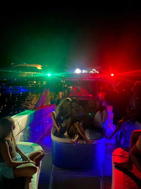 Boat Party Aesthetic Night, Boat Party Night, Tropical Boat Party, Boat At Night, Miami Boat Party, Party Boat, Boat Party Theme, Mini Yacht, Midnight Express