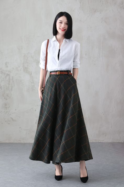 Clothing Construction, Long Wool Skirt, Wool Plaid Skirt, Long Plaid Skirt, Plaid Skirt Outfit, 2023 Outfits, Plaid Wool Skirt, Creative Clothing, Long Skirt Outfits