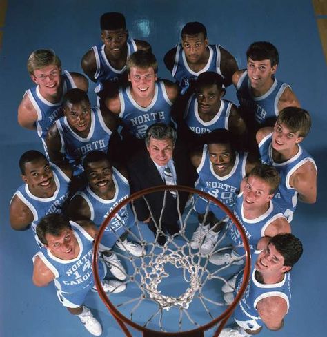 basketball team photo Athletic Posters, Basketball Team Pictures, Basketball Pictures Poses, Nc Tarheels, Carolina Tarheels, Tarheels Basketball, Yearbook Pictures, Unc Basketball, Sport Portraits