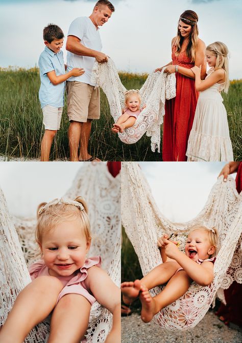 Boho Family Photo Shoot, Family Pictures With Blanket, Family Photo With Blanket, Blanket Family Pictures, Blanket Family Photos, Family Photos With Blanket, Family Blanket Photos, Family Photos On Blanket, Outdoor Mini Session Ideas