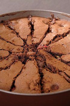 Chocolate Torte Cake, Chocolate And Vanilla Cake, Cookie Brownie Recipe, Chocolate Torte, Choco Chips, Homemade Snacks, Breakfast Cake, Dessert Cupcakes, Pastry Cake