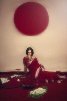 Bridal Photoshoot Indian, Red Saree Photoshoot Poses, Saree Photoshoot Aesthetic, Red Sari Aesthetic, Desi Aesthetic Photo Shoot Idea, Indian Fashion Photoshoot, Poses In Sari, Traditional Aesthetic Photography, Desi Princess Aesthetic