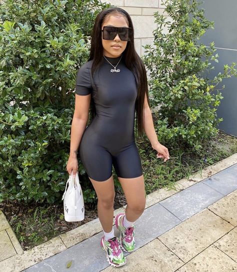 One Piece Body Suit Outfit Shorts, Romper Outfit Black Women, One Piece Body Suit Outfit, Chilled Outfits, Body Suit Outfit, Trendy Outfit Inspo, Suit Outfit, Cute Outfits With Jeans, Lit Outfits