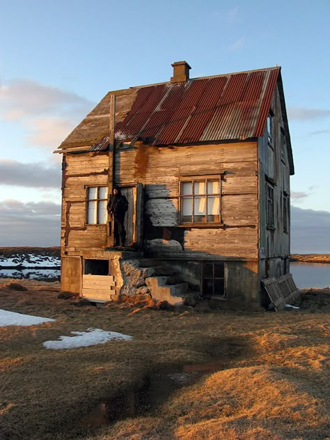 Fisherman Cabin, Eco Construction, Small Cabin, Cabins And Cottages, Cabin Fever, Cabin Life, Wooden House, Cozy Cabin, Old Buildings