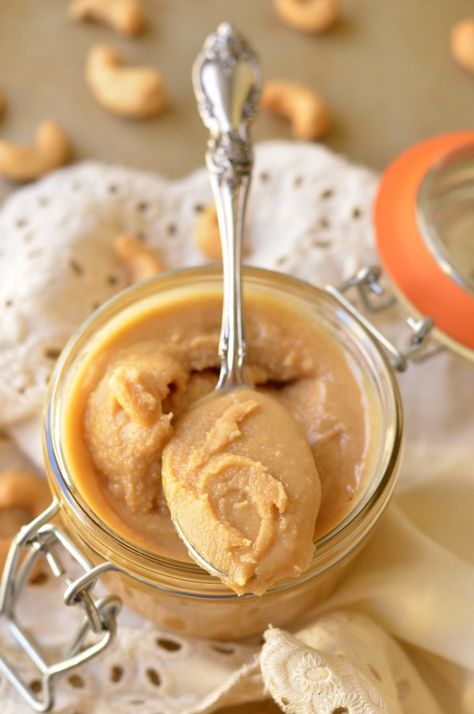 Maple Vanilla Macadamia Nut Butter | Coffee and Quinoa Macadamia Nut Snacks, Carrot Butter, Macadamia Butter, Macadamia Nut Butter, Nut Butter Recipes, Homemade Nut Butter, Pistachio Butter, Butter Coffee, Quinoa Healthy