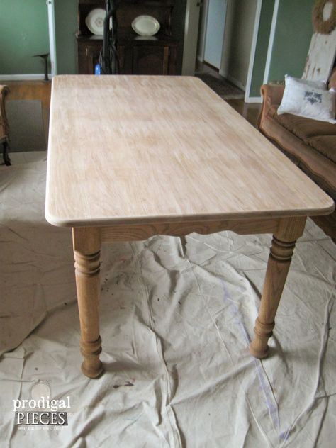 Whitewash Dining Table, White Wash Table, White Farmhouse Table, Diy Esstisch, Wood Dining Room Chairs, Dining Table Makeover, Kitchen Table Makeover, Natural Wood Table, Pine Dining Table