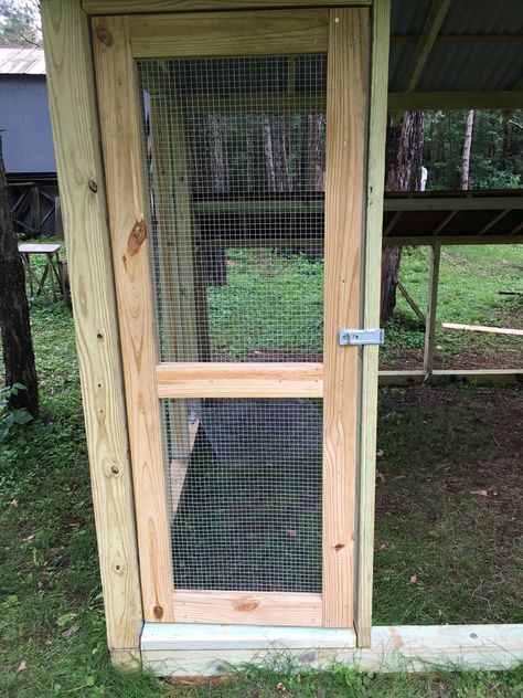 Chicken House Door Ideas, Chicken Coop Screen Door Diy, Chicken Coop Run Door, Diy Chicken Run Door, Doors For Chicken Coop, Coop Doors Ideas, How To Build A Chicken Coop Door, Chicken Coop Door Ideas Diy, Chicken Run Door Ideas