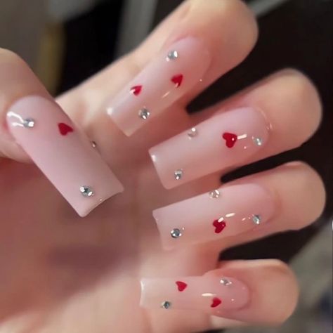 Nail Art Designs With Rhinestones Valentines Day, Red Heart Nails With Gems, Nail Ideas With Jems, Valentines Day Nails Gems, Valentines Nails Rhinestones, Valentines Day Nails With Gems, Nails Rinstone Simple, Valentines Day Nails With Rhinestones, Natural Nails With Gems